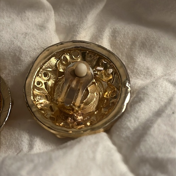 Pearls & Rhinestones Clip Earrings Gold Tone Round Domed Buttons Red Green Blue - Picture 3 of 10